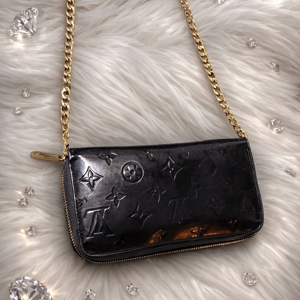 Louis Vuitton Monogram Vernis Zippy Crossbody